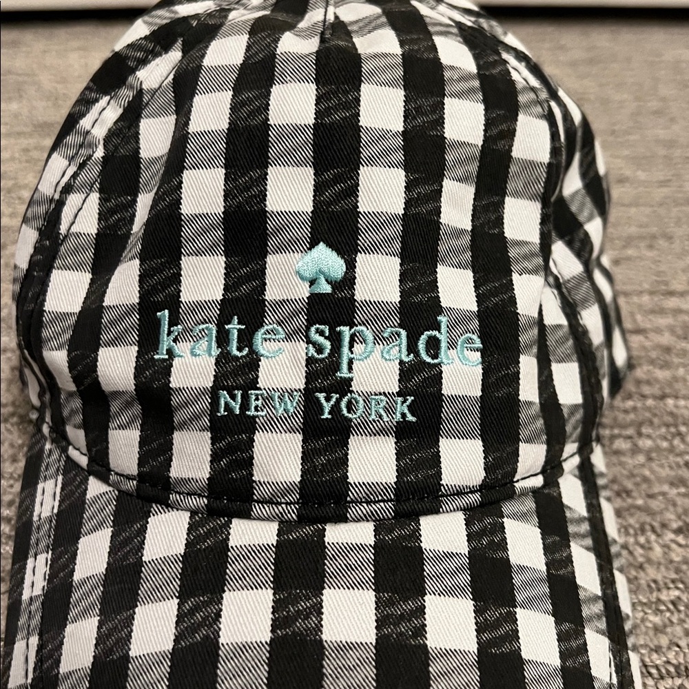 KATE SPADE BLK & WHITE BASEBALL CAP - Picture 2 of 7